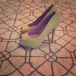 QUPID Open Toe Heels